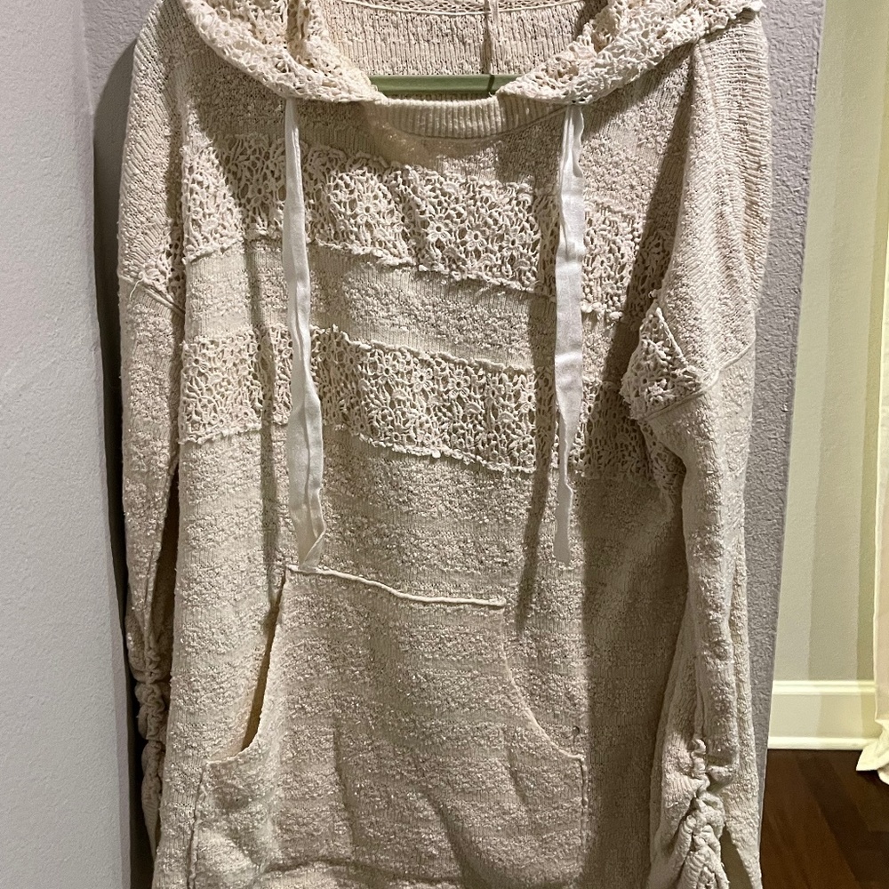 Hoodie lace pullover